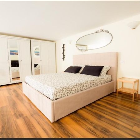 Апартаменты Napolincentro Loft Экстерьер фото